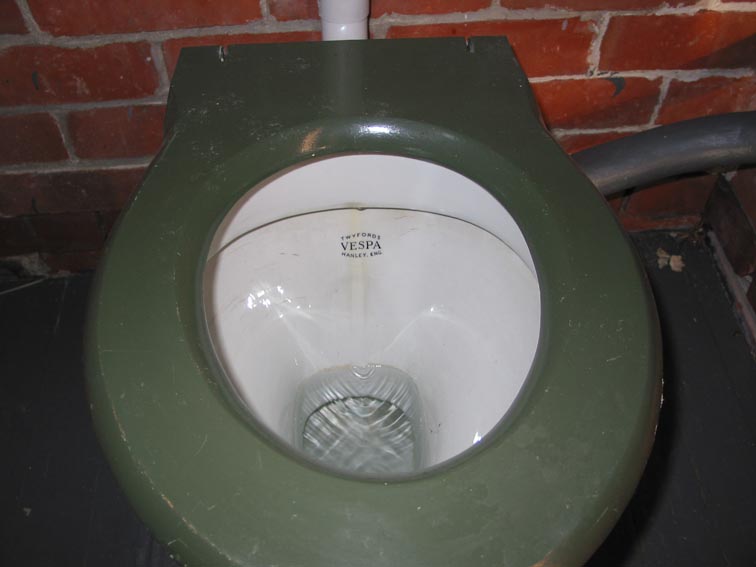 Vespa%20toilet.jpg